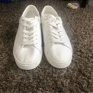 Zara 43 Low Top Snake Skin White Sneakers